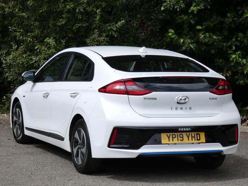 Hyundai Ioniq view 3