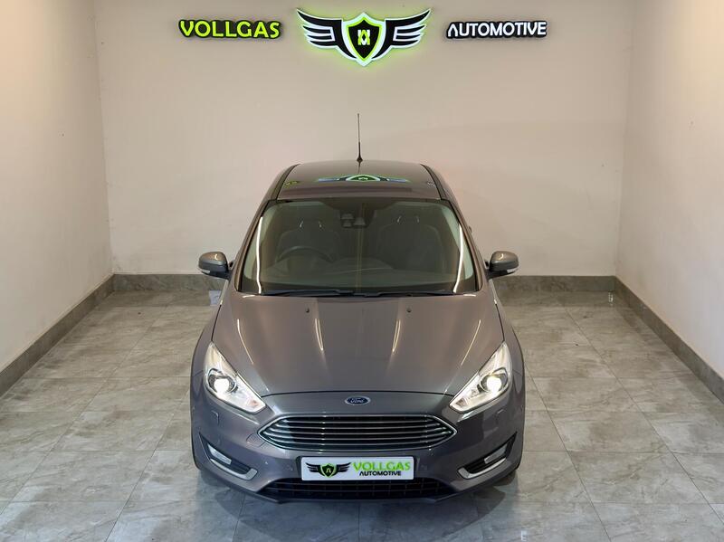 Ford Focus view 2