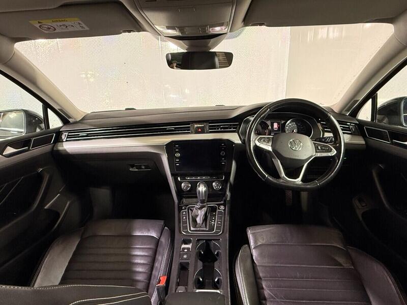 Volkswagen Passat view 2