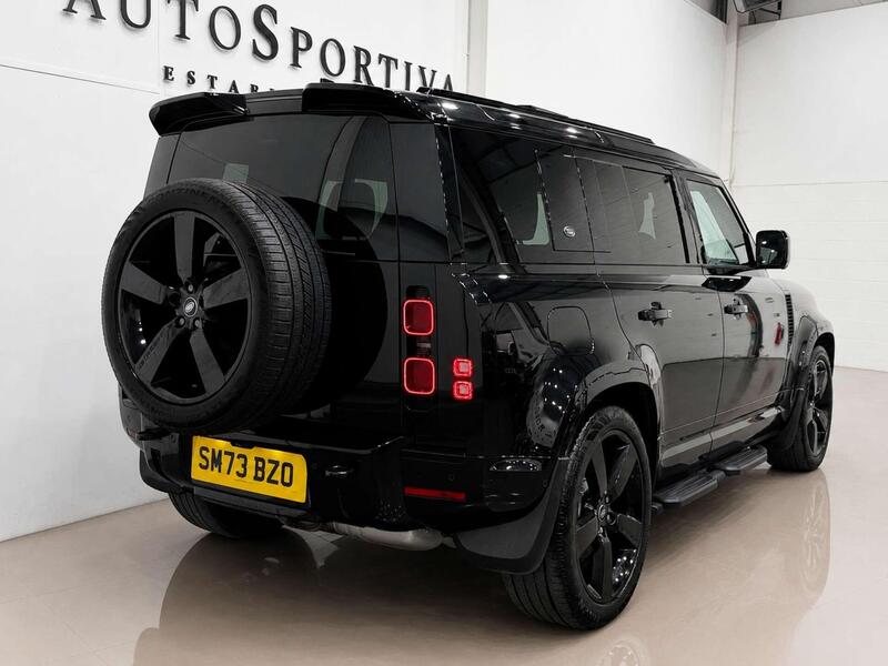 Land Rover Defender view 4