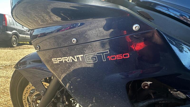 2011 Triumph Sprint GT 1050 — photo 6