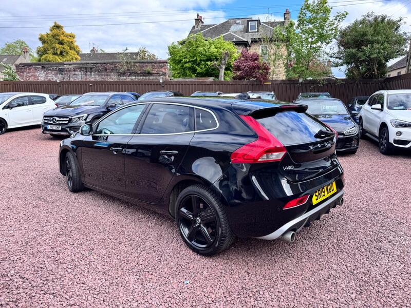 Volvo V40 view 4