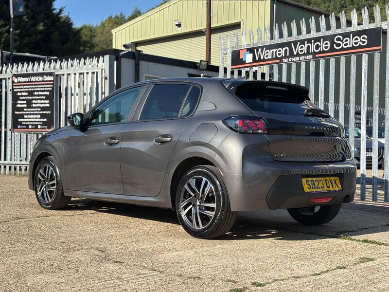Peugeot 208 view 6