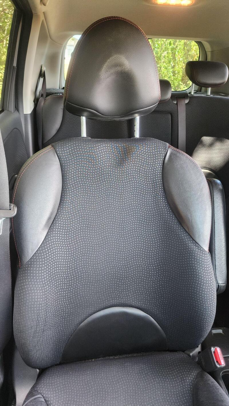 2010 Nissan Note — photo 32