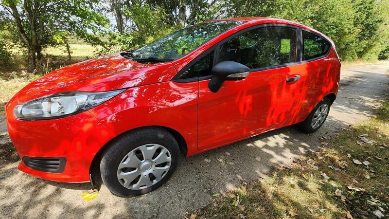 2014 Ford Fiesta — photo 18