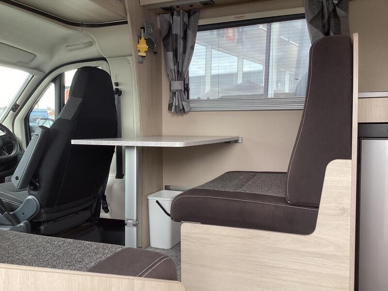 Auto-Trail Expedition C71 — image 8