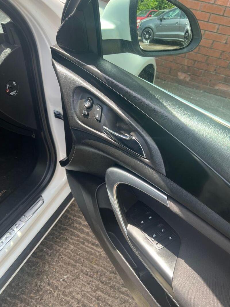 Vauxhall Insignia view 22