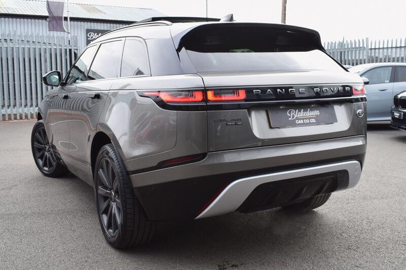 Land Rover Range Rover Velar view 4