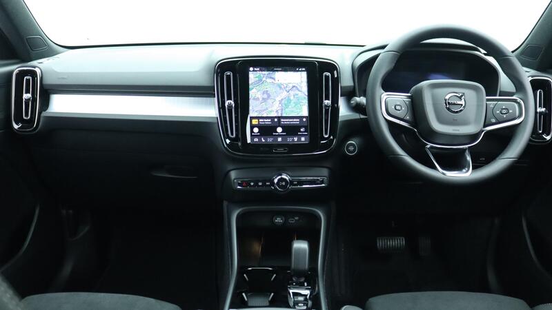 Volvo XC40 view 5