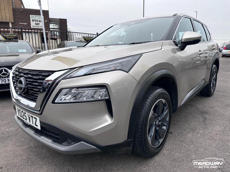 Nissan X-Trail view 3