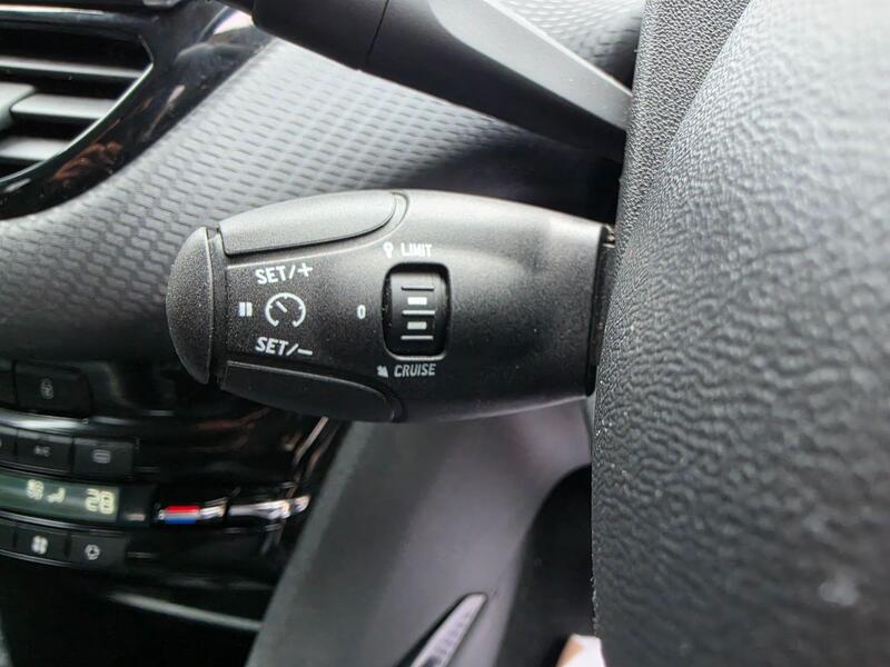 Peugeot 2008 1.2 PureTech GPF Allure Euro 6 (s/s) 5dr thumbnail 46