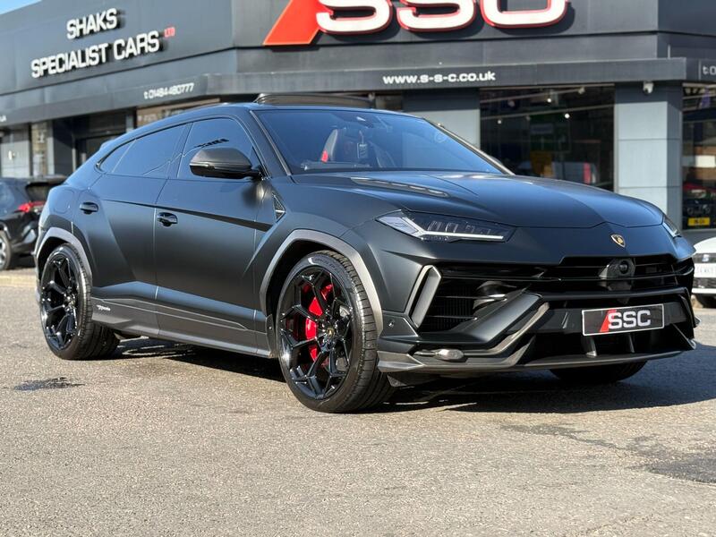 Lamborghini Urus view 4
