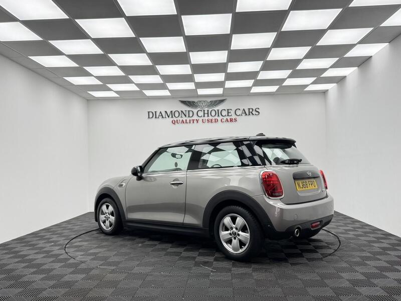 Mini Hatch view 4