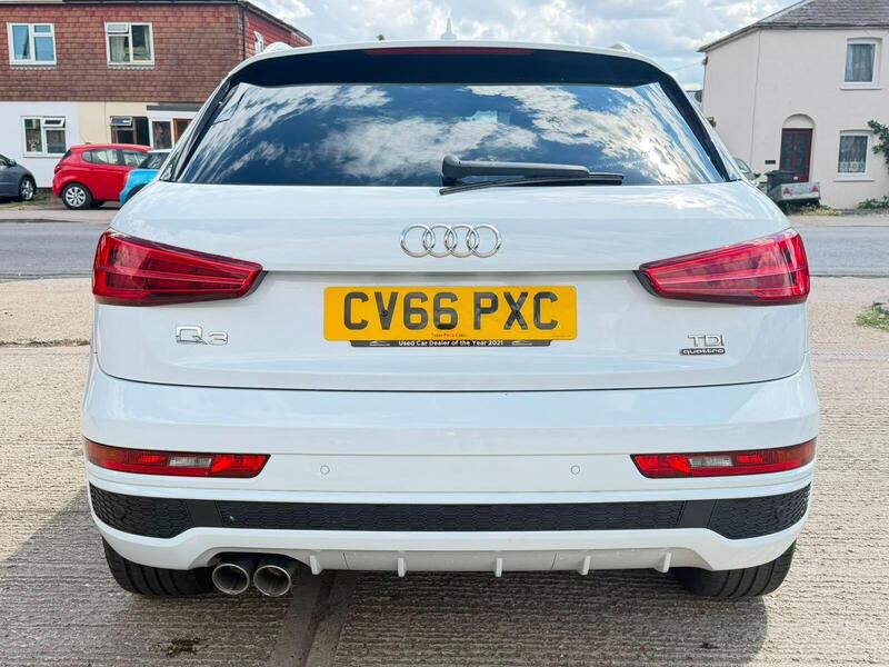 Audi Audi Q3 view 4