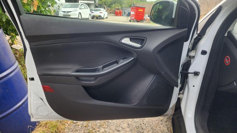 2014 Ford Focus — photo 31