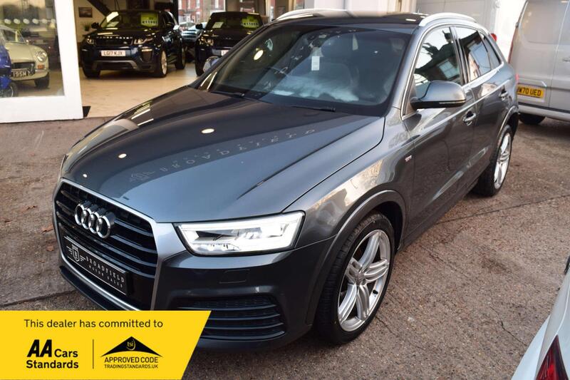 Audi Q3 view 7
