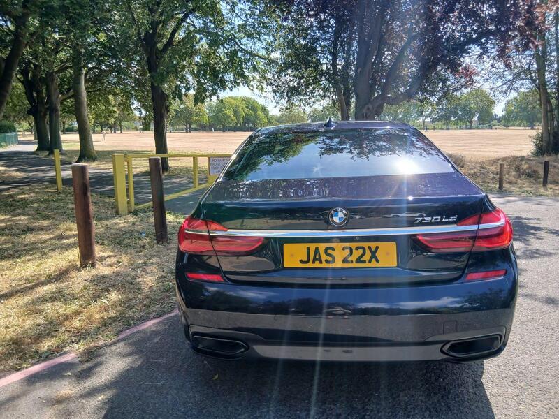 BMW 7 Series view 4