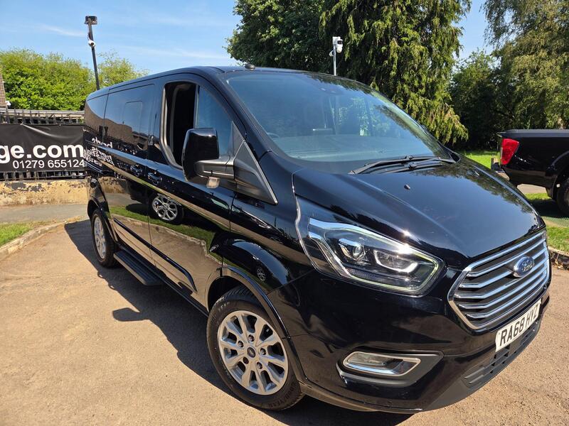 Ford Tourneo Custom main image