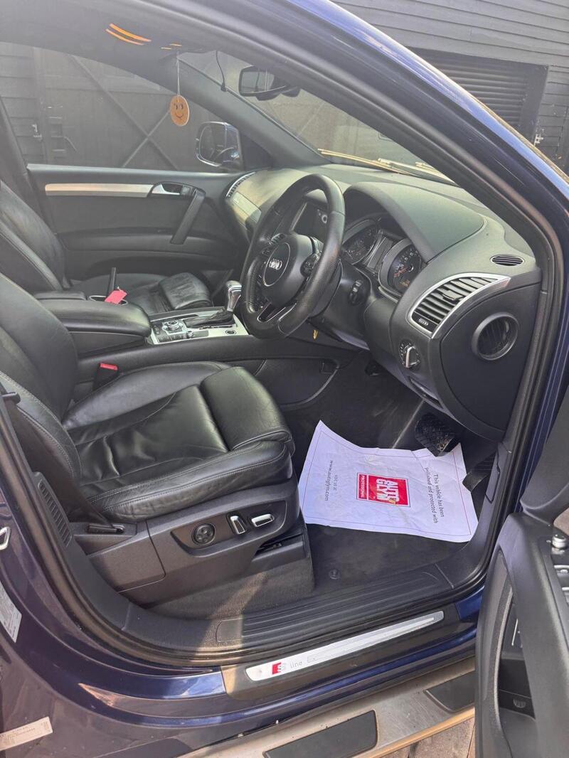 Audi Audi Q7 view 7