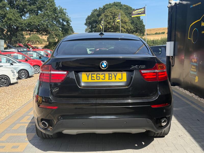 BMW X6 view 4