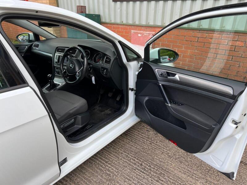 Volkswagen Golf view 10