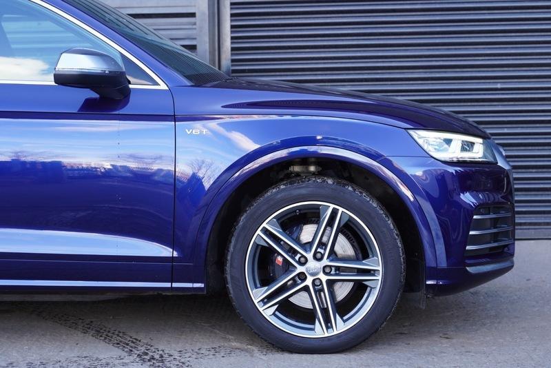 Audi SQ5 view 24