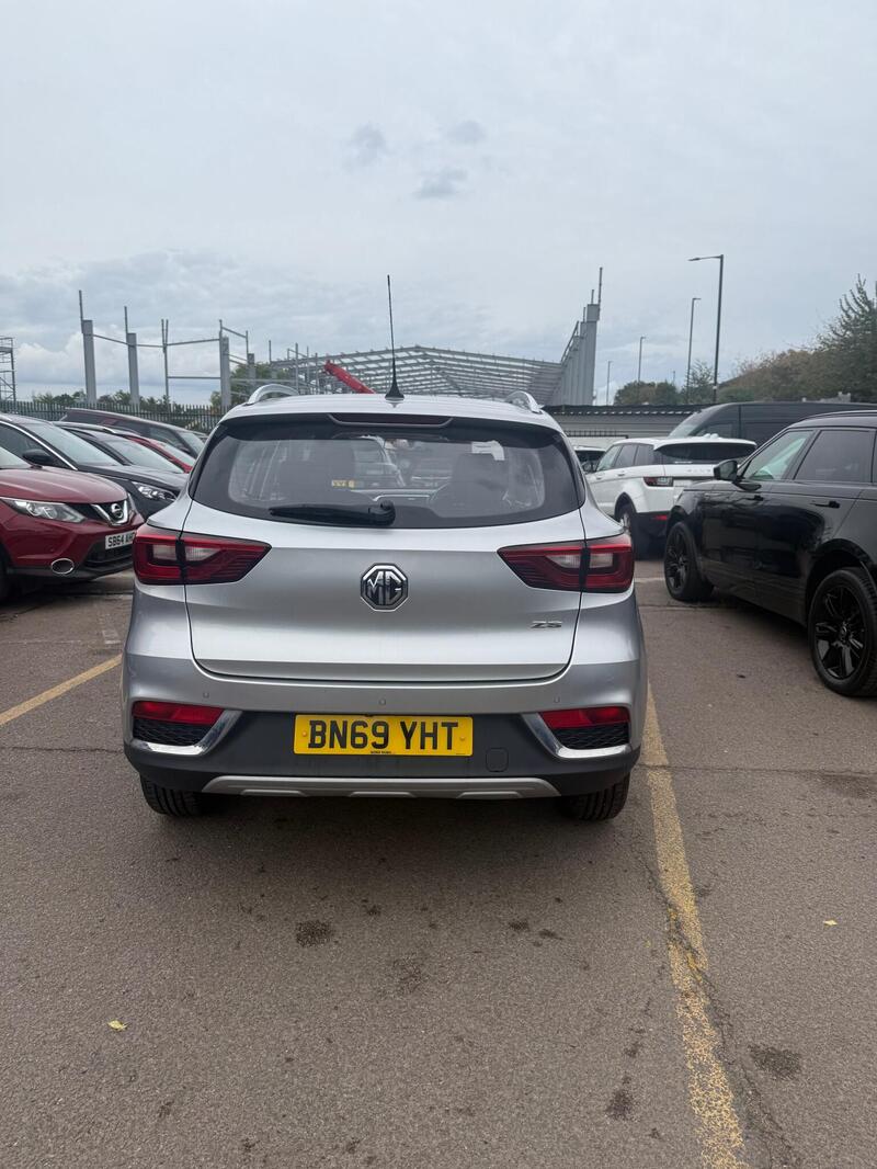 MG MG ZS view 3