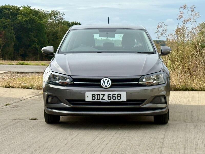 Volkswagen Polo view 4