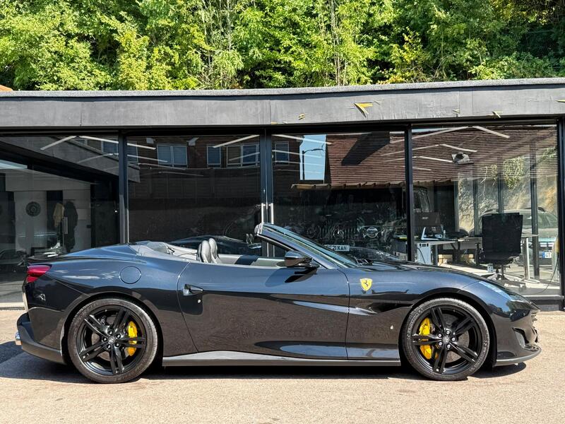 Ferrari Portofino view 4