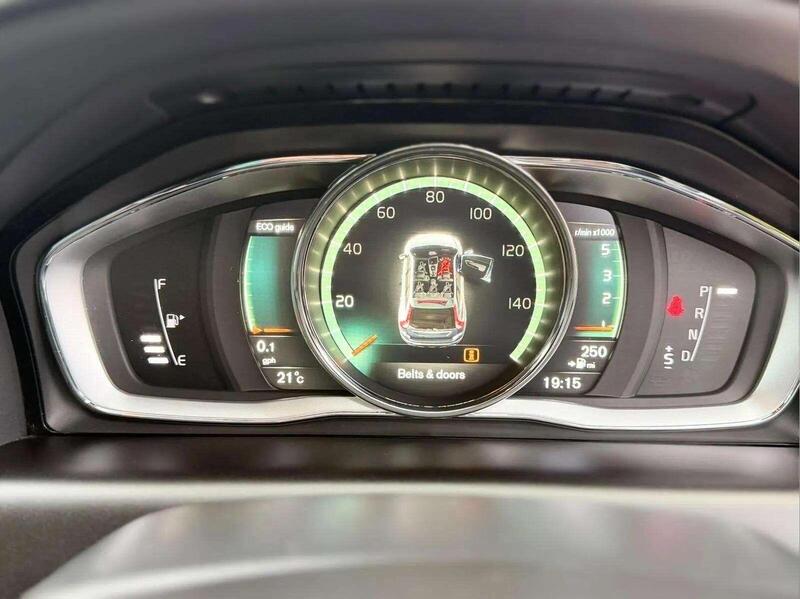 Volvo XC60 view 6
