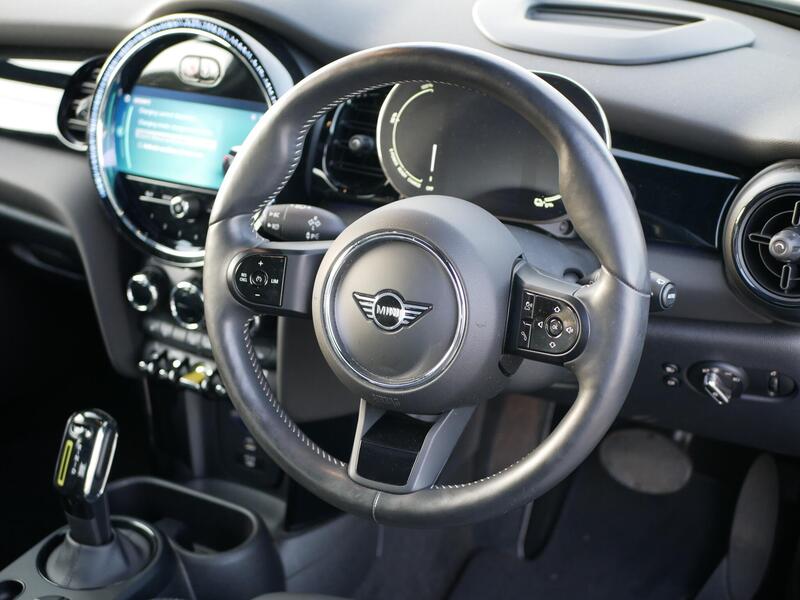 Mini Hatch view 4