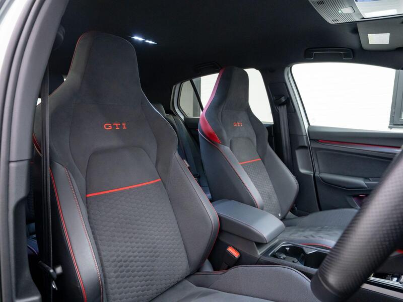 Volkswagen Golf view 3