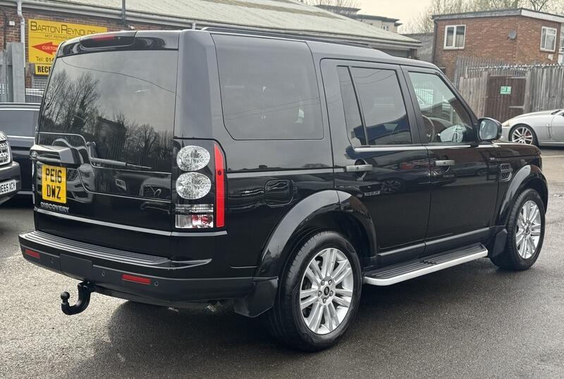 Land Rover Discovery 4 view 5