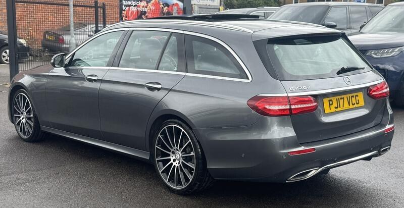 Mercedes-Benz E Class view 3
