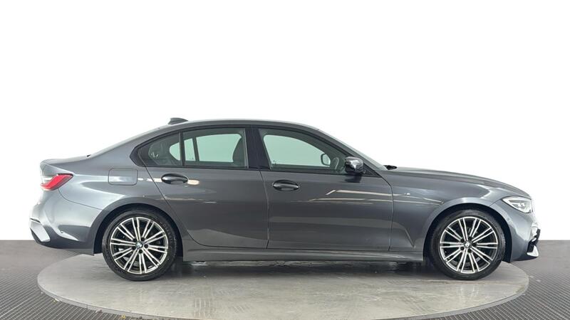 BMW 3 Series view 3