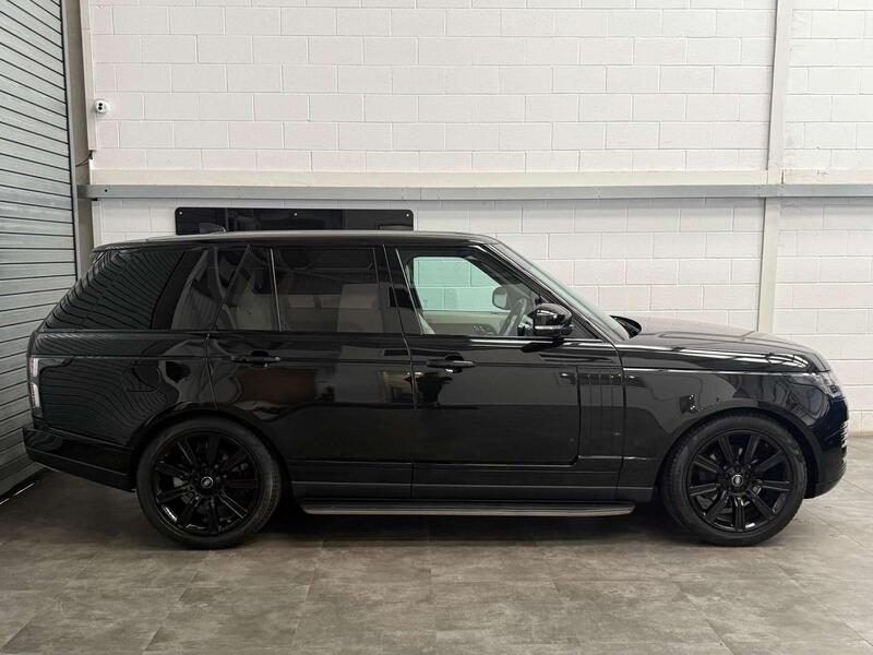 Land Rover Range Rover view 4