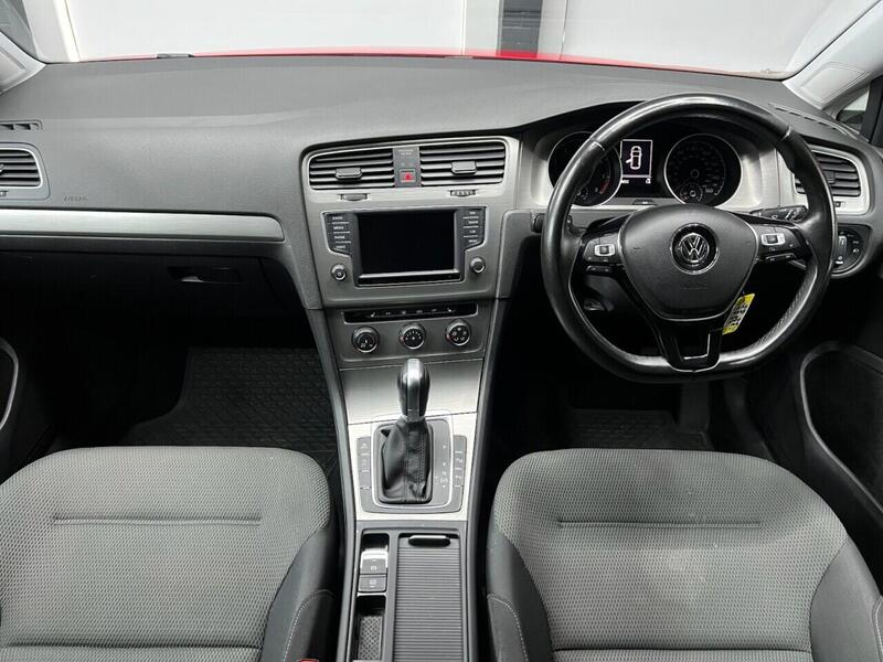 Volkswagen Golf view 2
