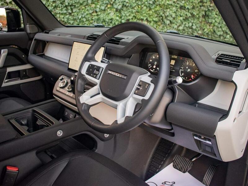 Land Rover Defender view 5