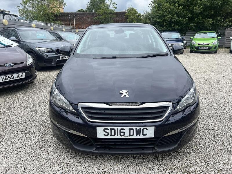 Peugeot 308 SW view 2