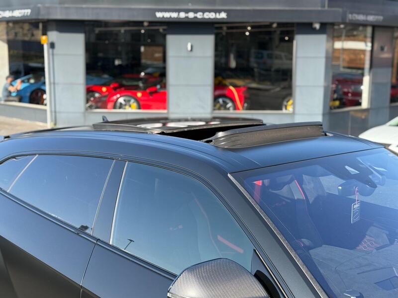Lamborghini Urus view 6
