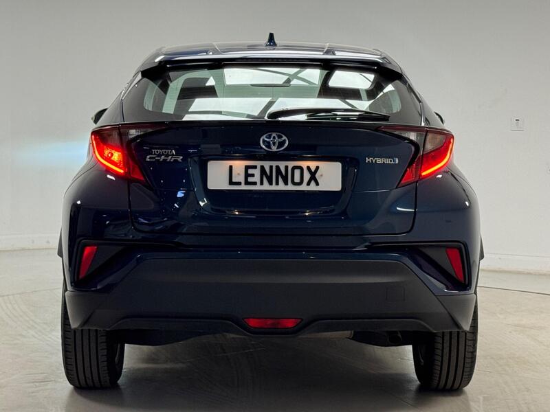 Toyota C-HR view 5