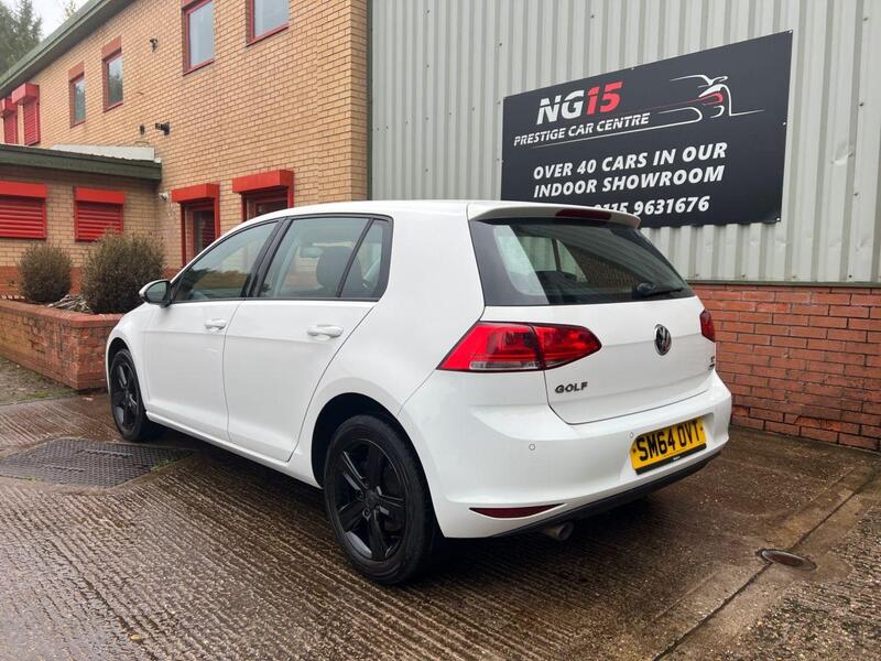 Volkswagen Golf view 4