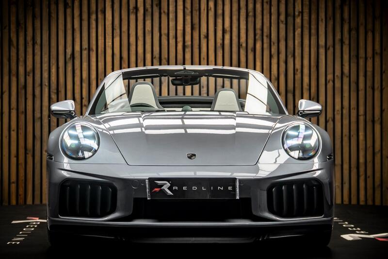 Porsche 911 view 5