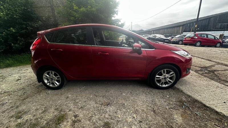 2016 Ford Fiesta — photo 7