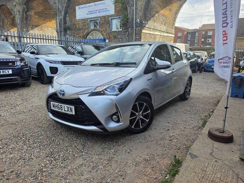Toyota Yaris 1.5 VVT-h Icon Tech E-CVT Euro 6 (s/s) 5dr thumbnail 4