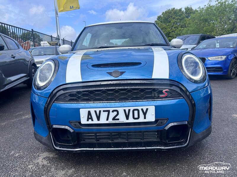 Mini Hatch view 4