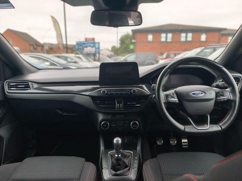 Ford Focus view 6