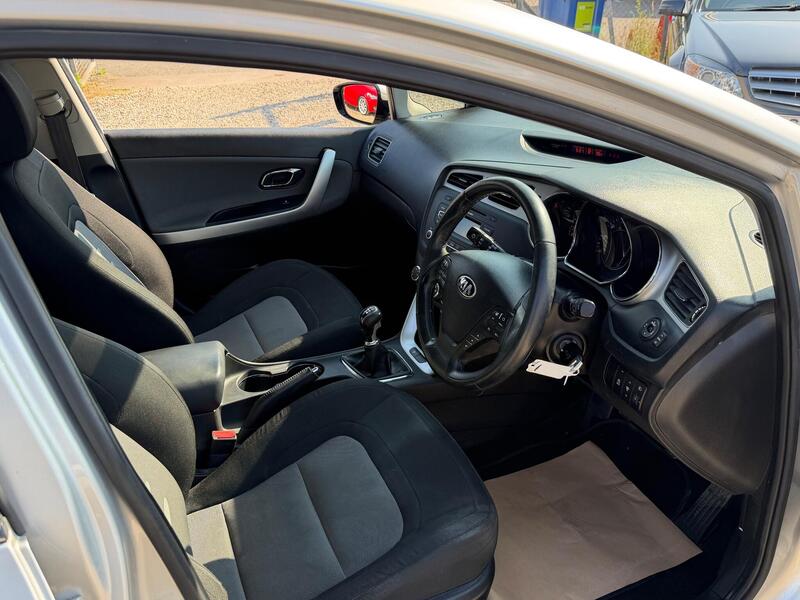 Kia Ceed view 3