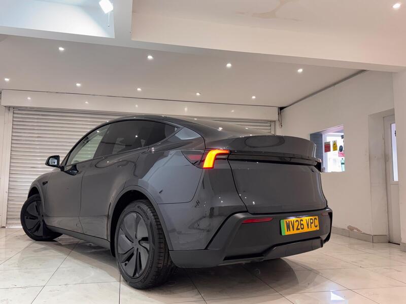 Tesla Model Y view 4