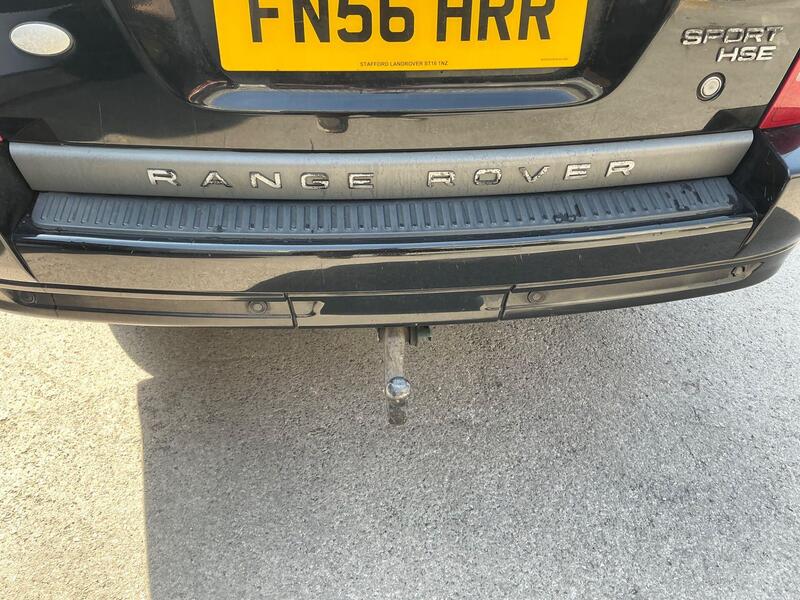 Land Rover Range Rover Sport view 3